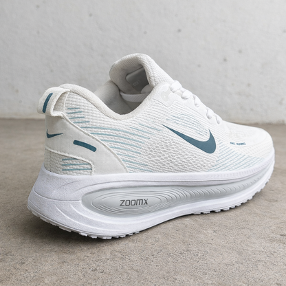 NIKE VOMERO