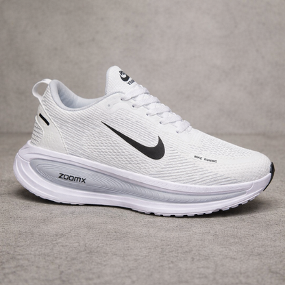 NIKE VOMERO
