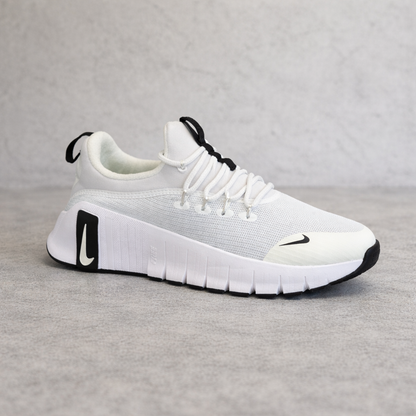 NIKE FREE