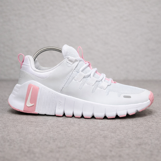 NIKE FREE DAMA