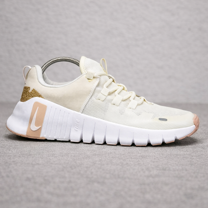 NIKE FREE DAMA
