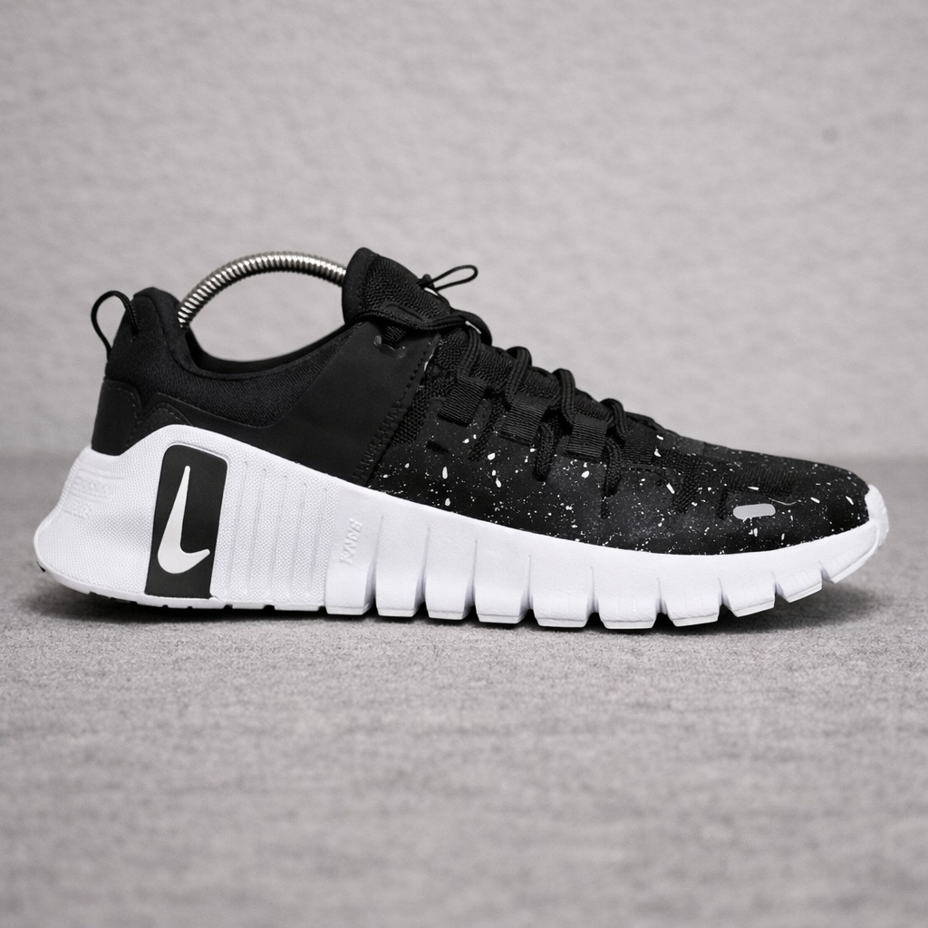 NIKE FREE DAMA