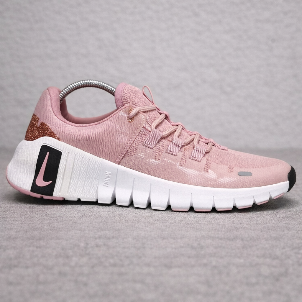 NIKE FREE DAMA
