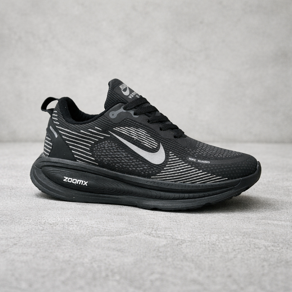 NIKE VOMERO