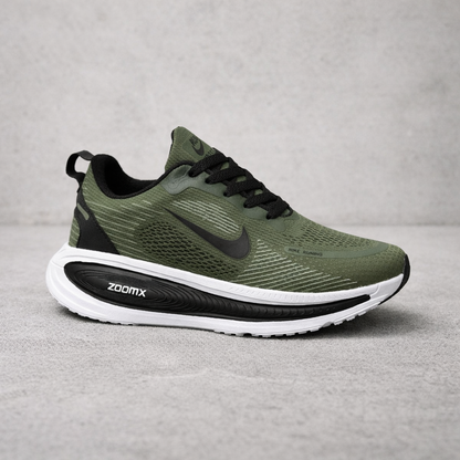 NIKE VOMERO