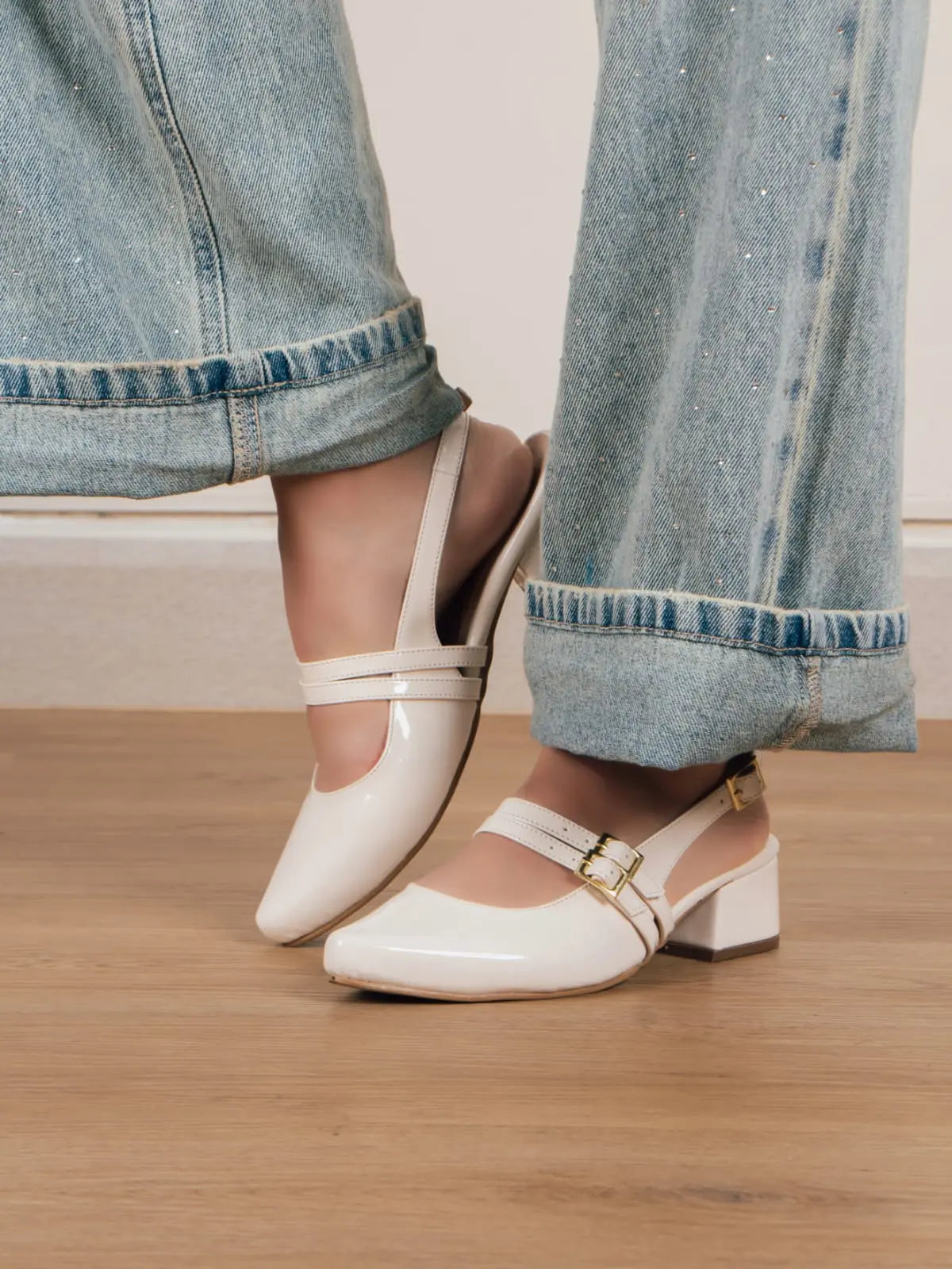 Zapato Tacón Bajo para Mujer Vale Beige - VEVANT Colombia